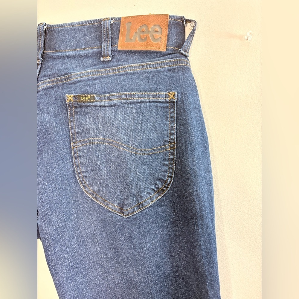 Lee Denim Straight Tapered Jeans in Classic Blue - Picture 8 of 10